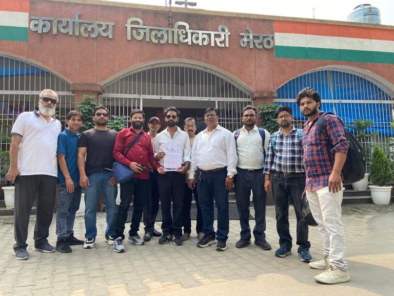 दलेर मेहंदी के समर्थन में उतरा मेरठ कला शक्ति महासंघ, जिलाधिकारी को सौंपा ज्ञापन