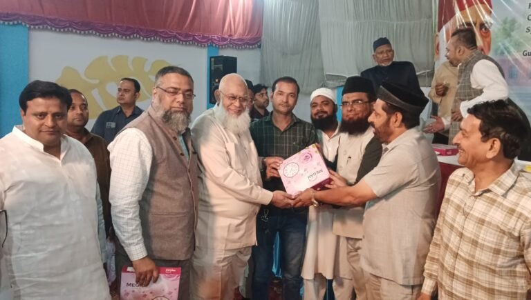 सर सैयद की यौमे पैदाइश पर जन कल्याण समिति सम्मानित