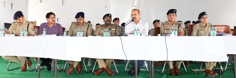 एमएलसी चुनाव को लेकर पुलिस लाइन में ब्रीफिंग, डीएम-एसएसपी ने दिए सख्त निर्देश