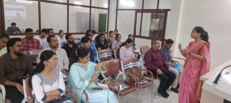 LLRM मेडिकल कॉलेज में हैप्पीनेस लैब का ओरिएंटेशन, छात्रों को मिलेगा मानसिक स्वास्थ्य परामर्श