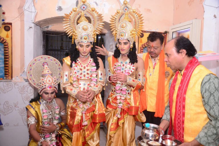 मेरठ में निकली राम बरात, जय श्रीराम के उद्घोष से गूंजा नगर
